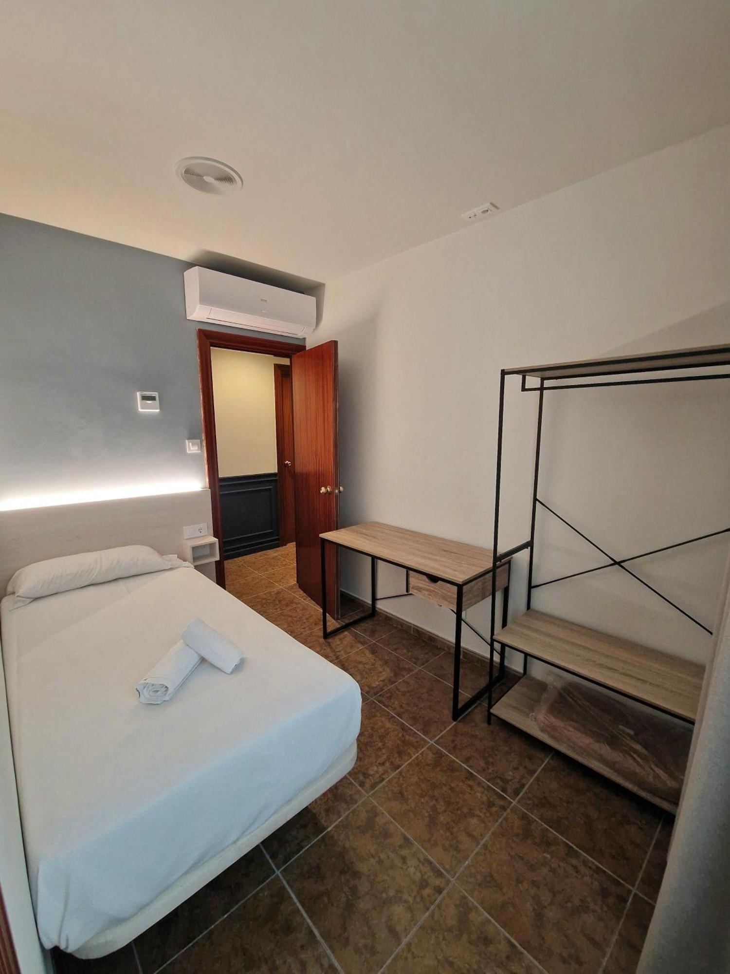 Hostal Rugaca Huesca Ngoại thất bức ảnh