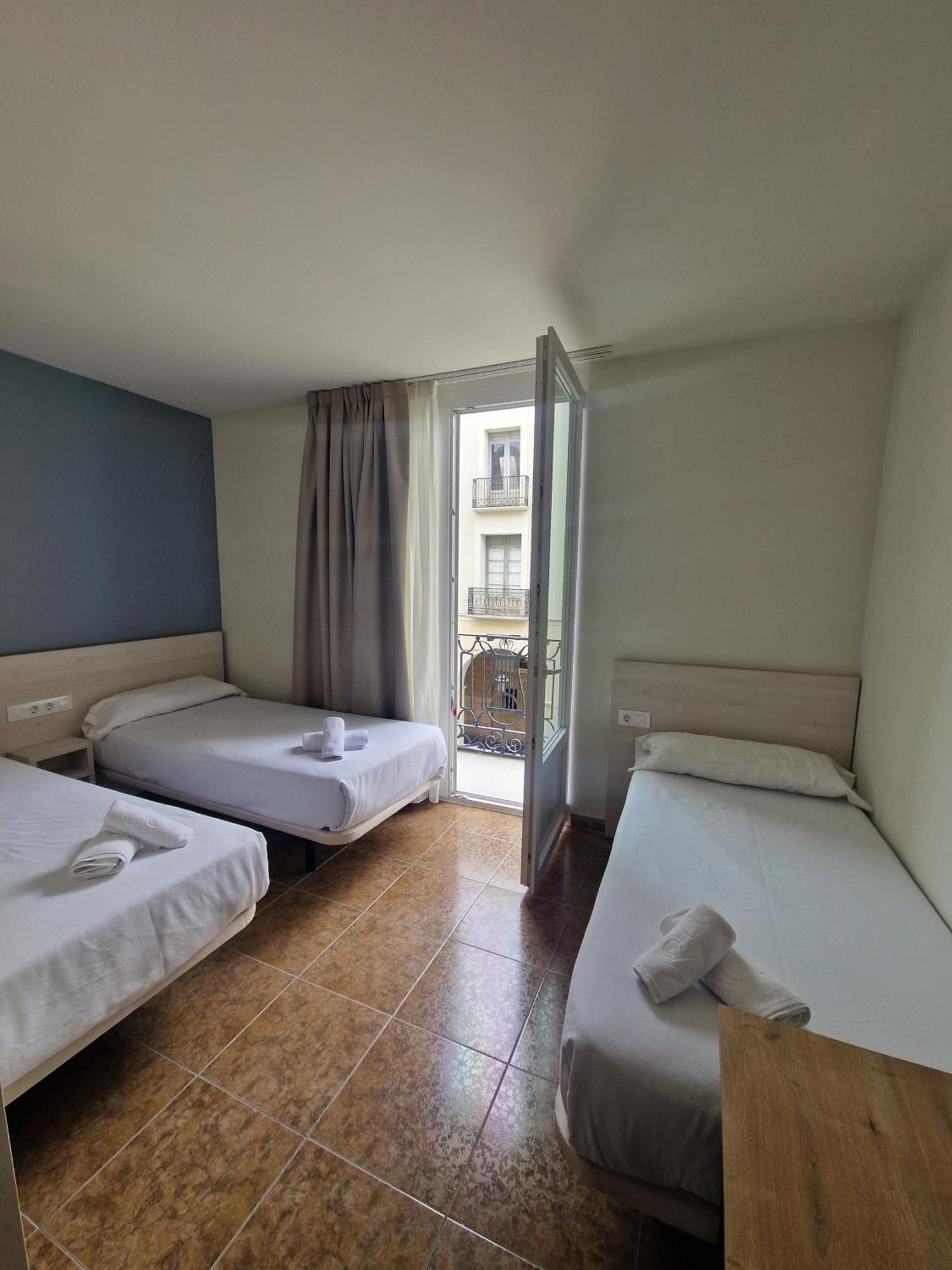 Hostal Rugaca Huesca Ngoại thất bức ảnh