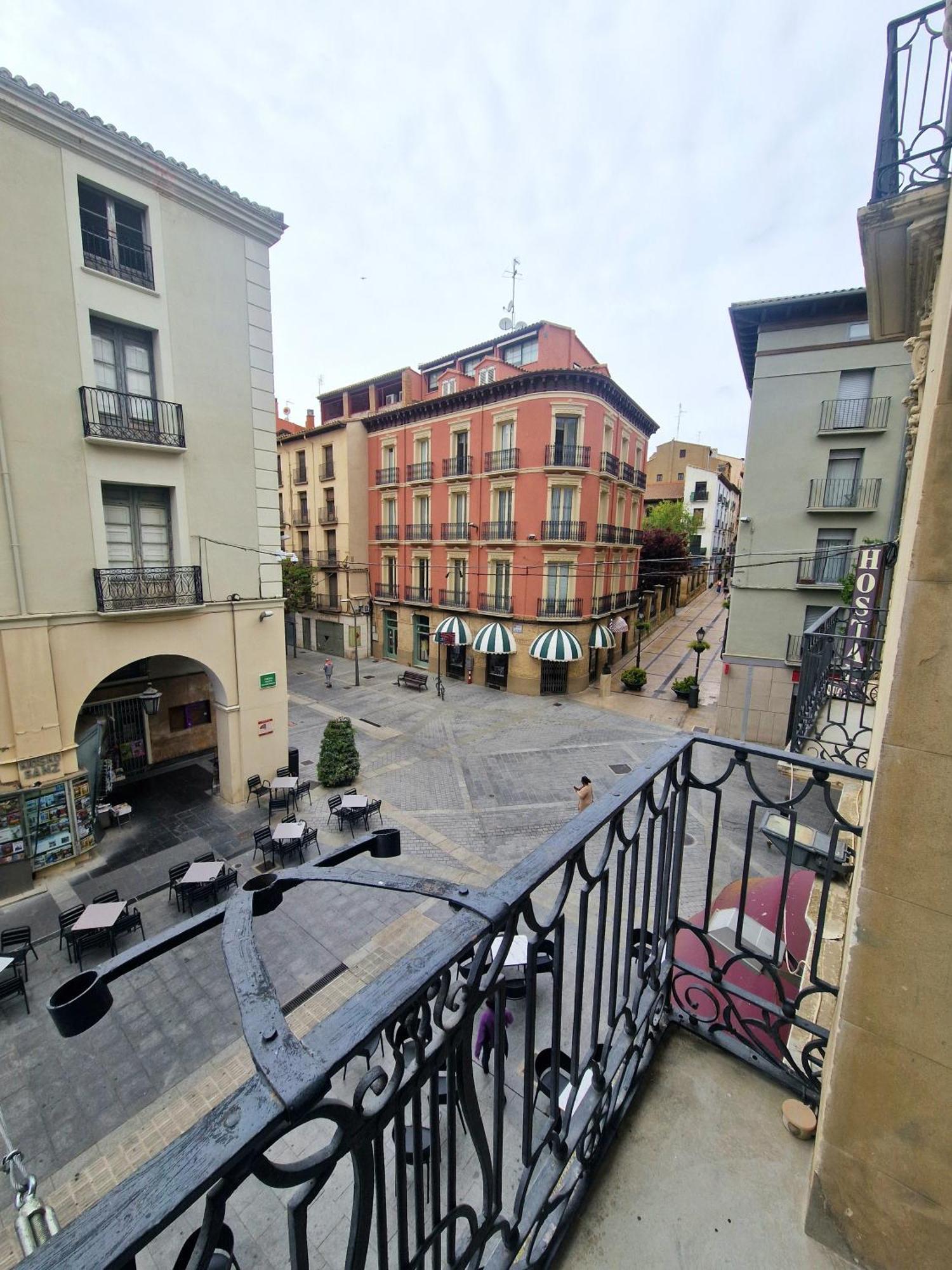 Hostal Rugaca Huesca Ngoại thất bức ảnh
