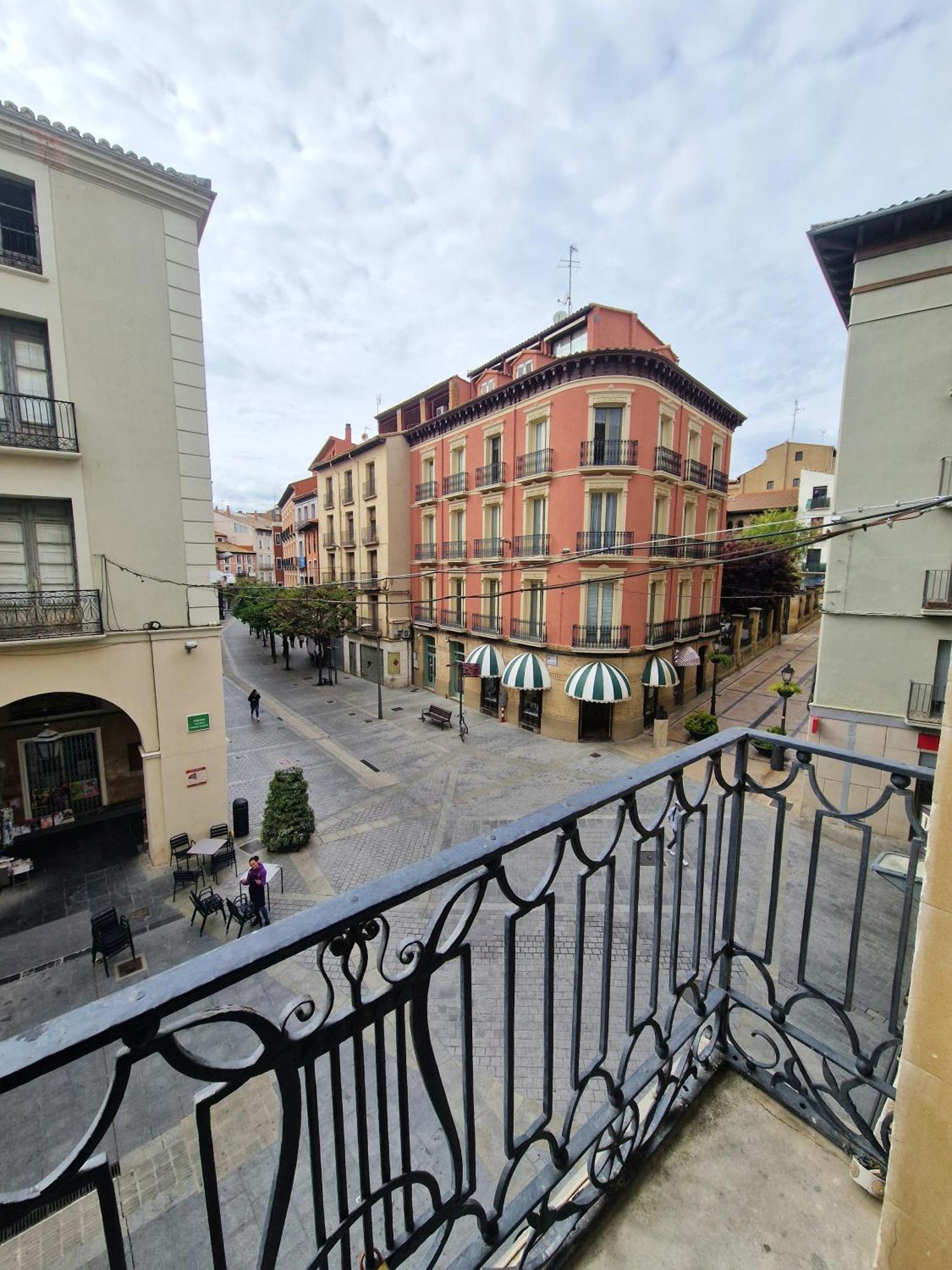 Hostal Rugaca Huesca Ngoại thất bức ảnh