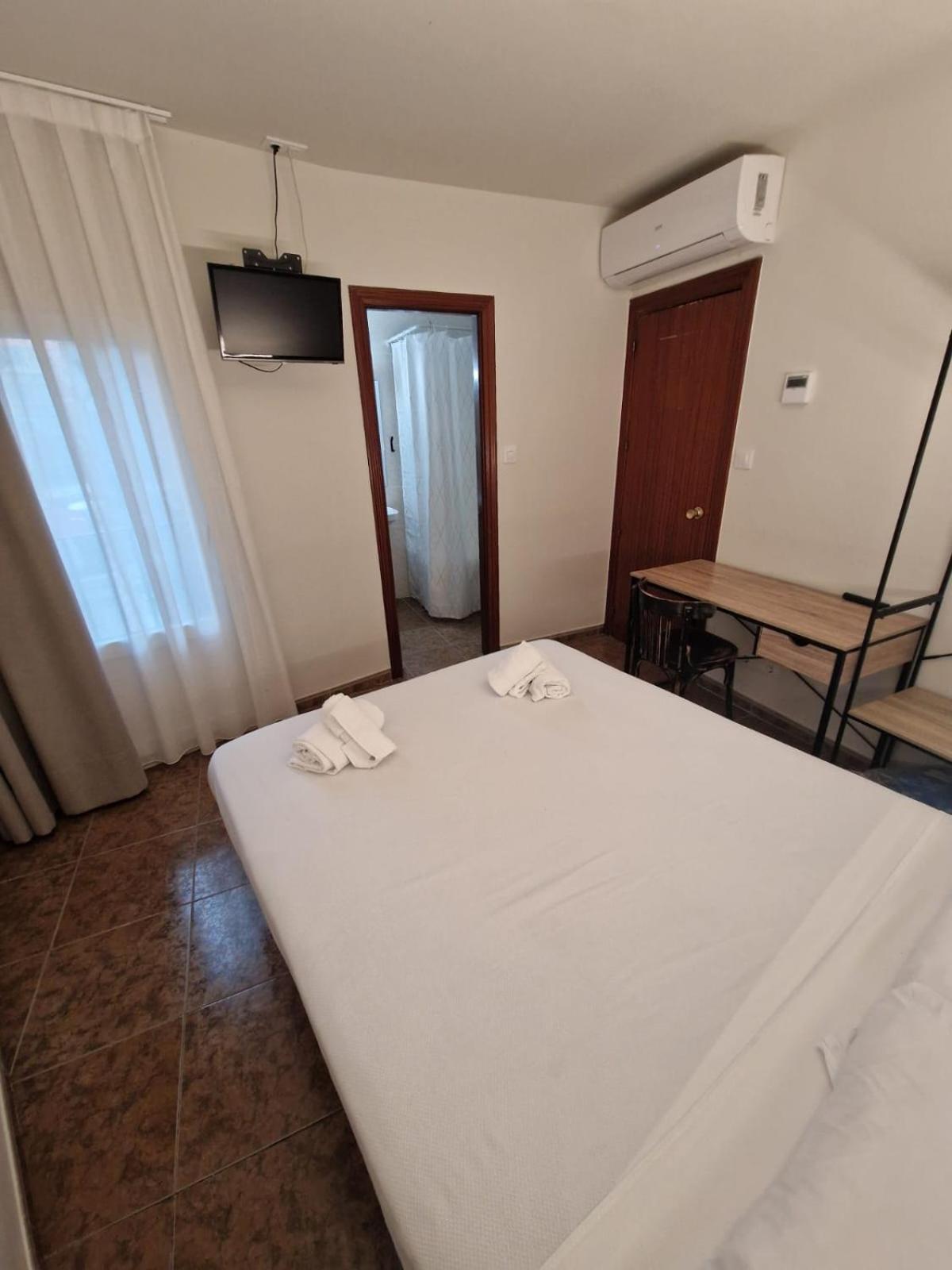Hostal Rugaca Huesca Ngoại thất bức ảnh