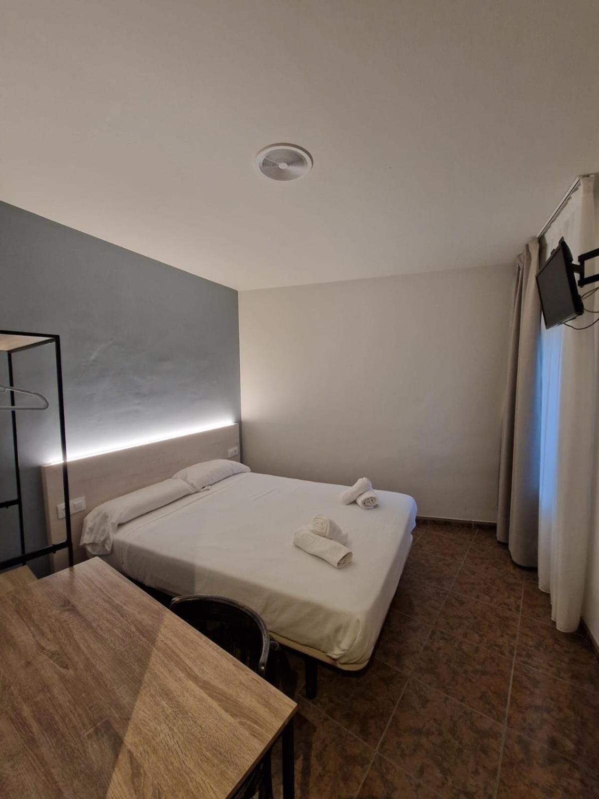Hostal Rugaca Huesca Ngoại thất bức ảnh